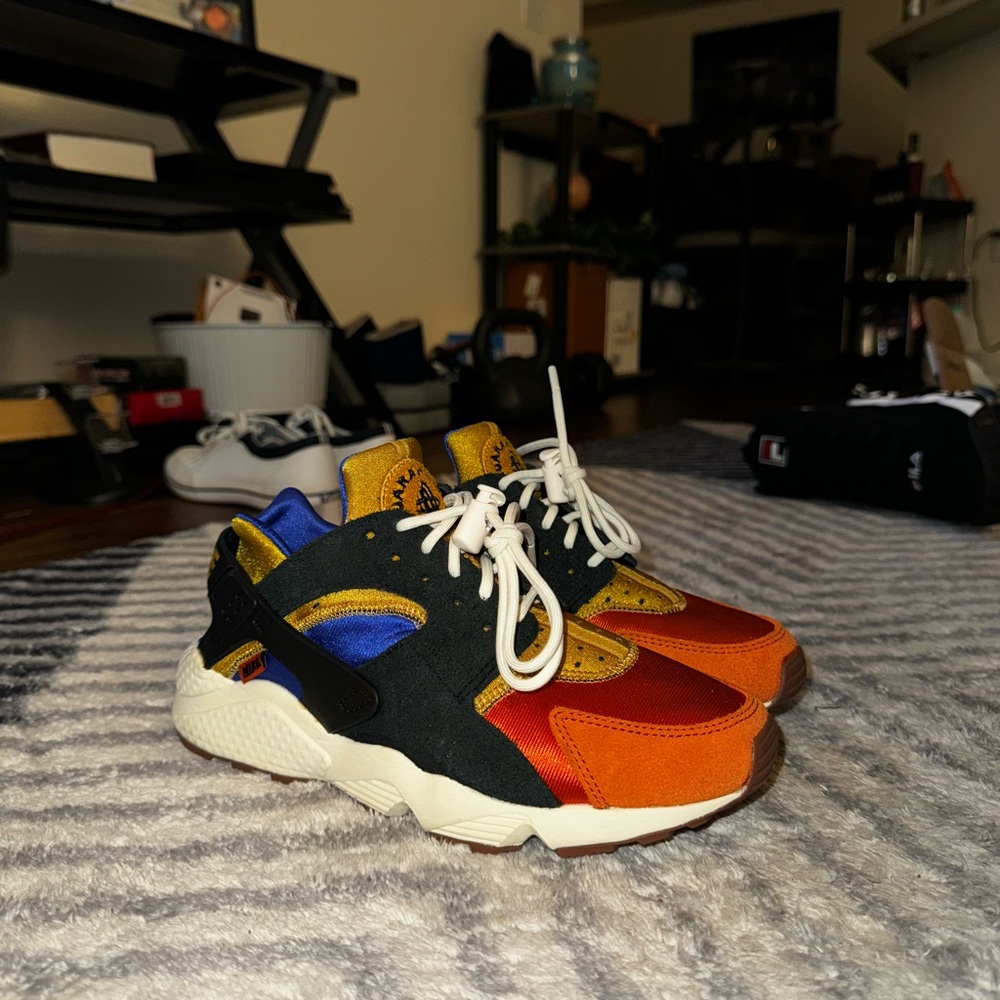Nike Women's Sneakers in Orange, Blue, and Gold - Picture 3 of 3